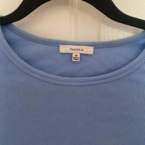 Aritzia Talula long sleeve crop top - Picture 2 of 3